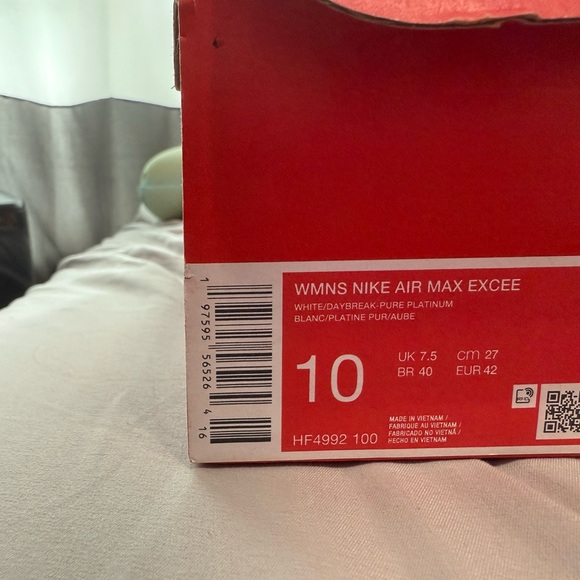 Nike Air Max White and Purple Sneakers - Picture 8 of 8